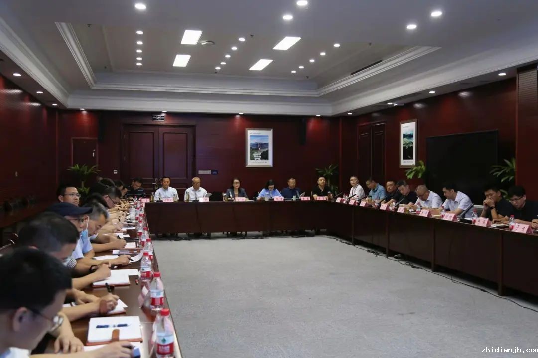 集团召开2022 年上半年工作分析视频会.jpg